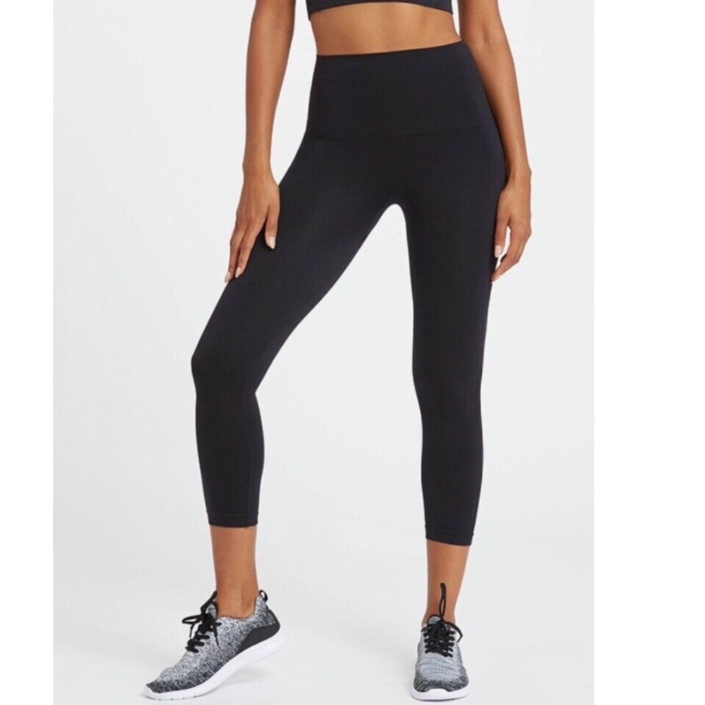 NWT SPANX ‘Look At Me Now’ Leggings Cropped Women’s 1X Very Black Shapewear